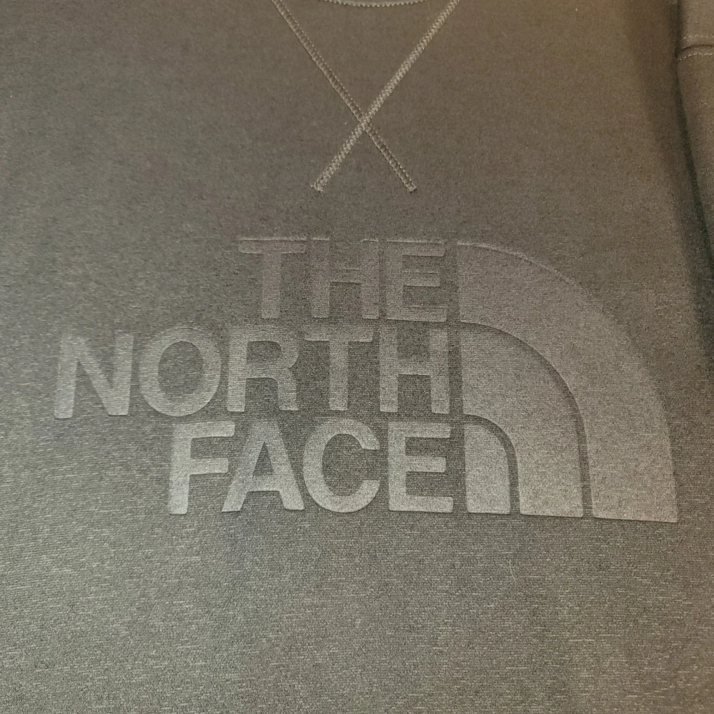The North Face Mountain Athletics Mens Gray Crewneck Fleece Sweatshirt Medium